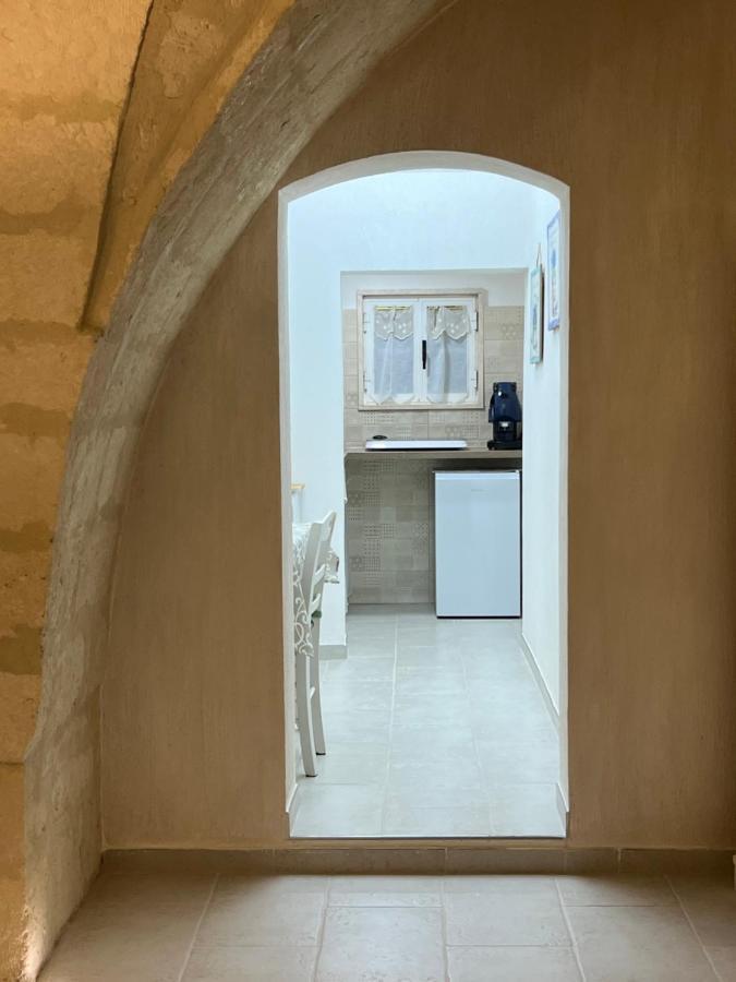 Suite Cavour Luxury Home Таранто Екстериор снимка