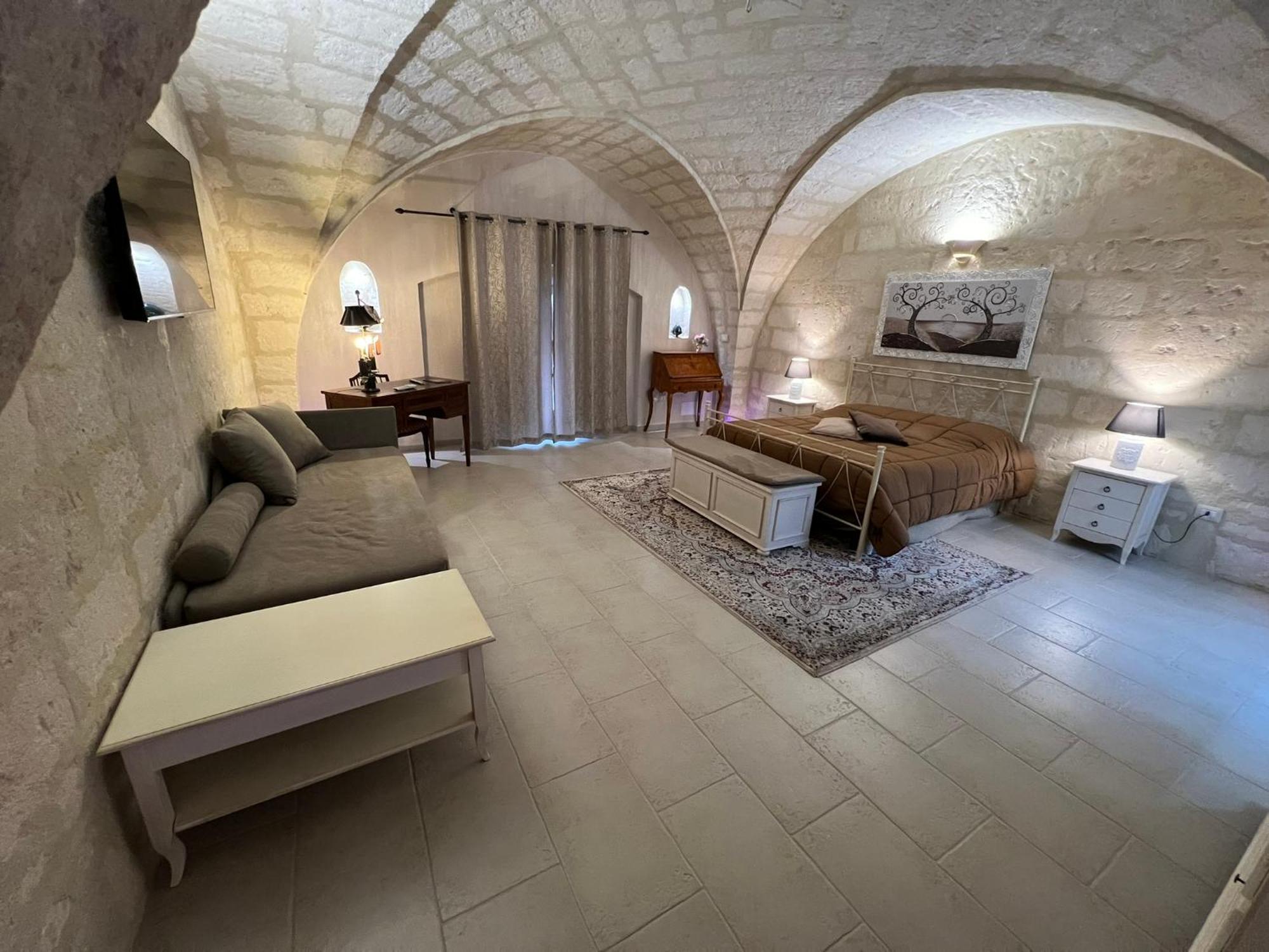 Suite Cavour Luxury Home Таранто Екстериор снимка