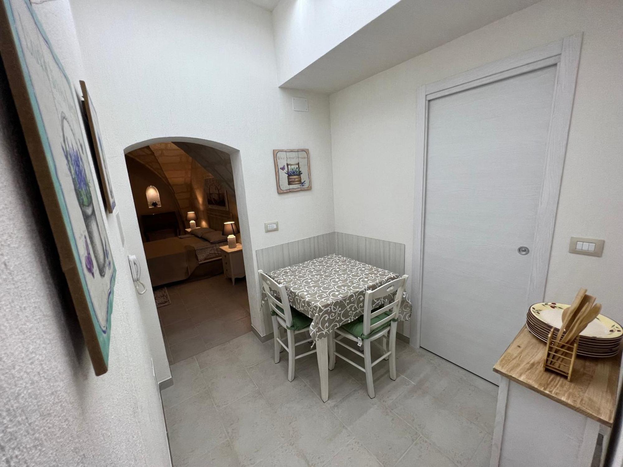 Suite Cavour Luxury Home Таранто Екстериор снимка