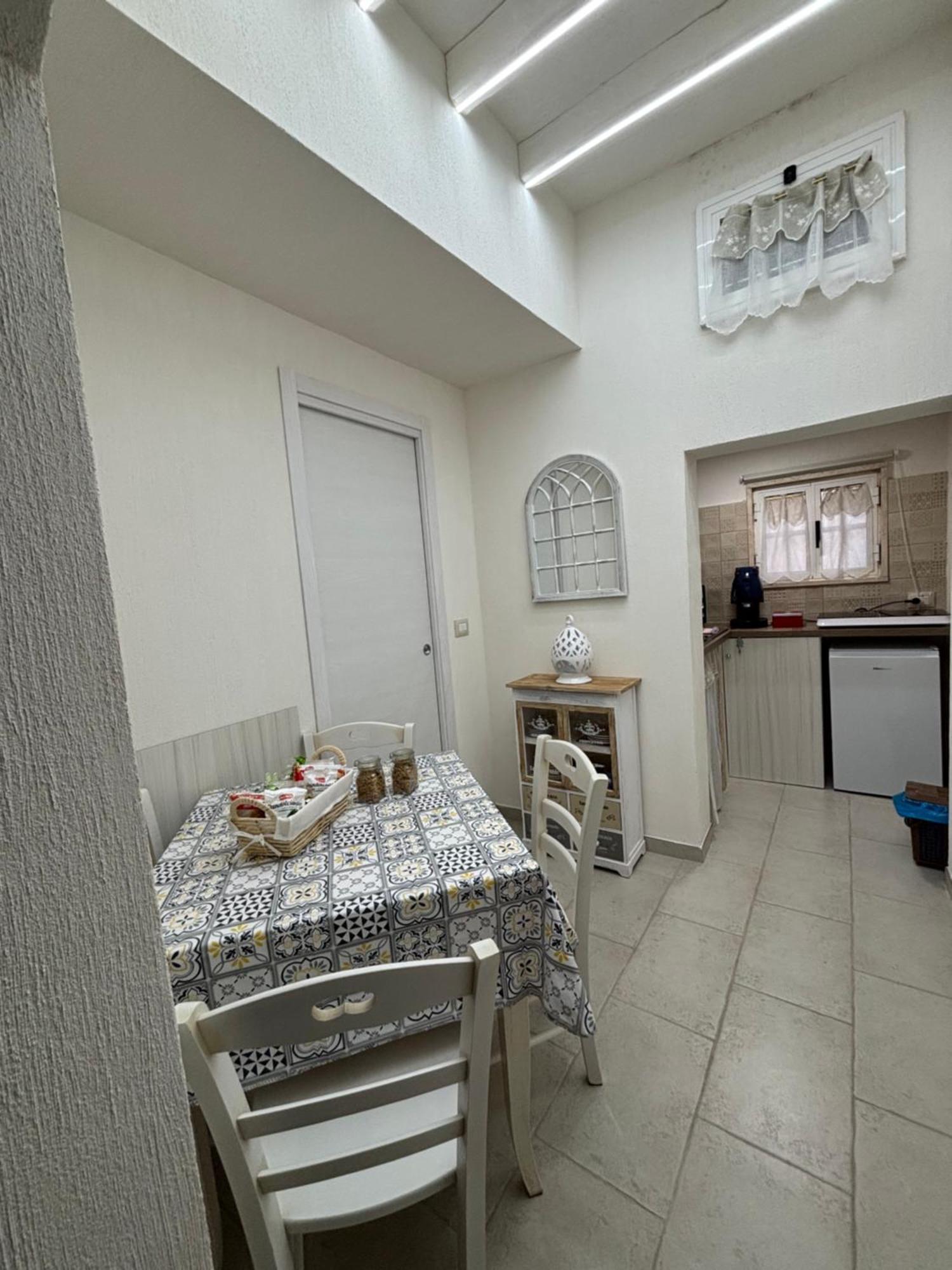 Suite Cavour Luxury Home Таранто Екстериор снимка